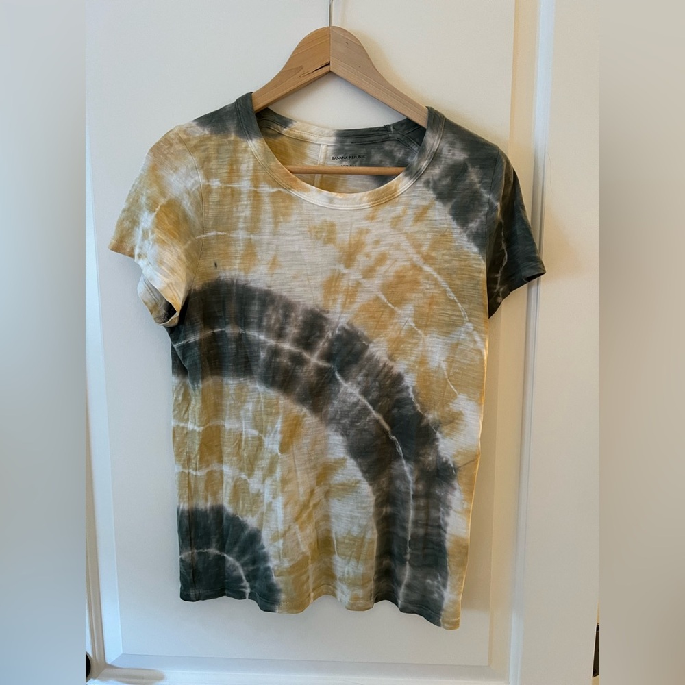 Banana Republic Tie-Dye Cozy Slub Short Sleeve Top - Green and Gold NWOT - Picture 2 of 3